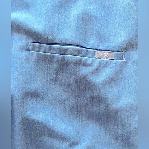 FIGS Casma Three-Pocket Scrub Top Ceil Blue Women Large - Picture 5 of 10